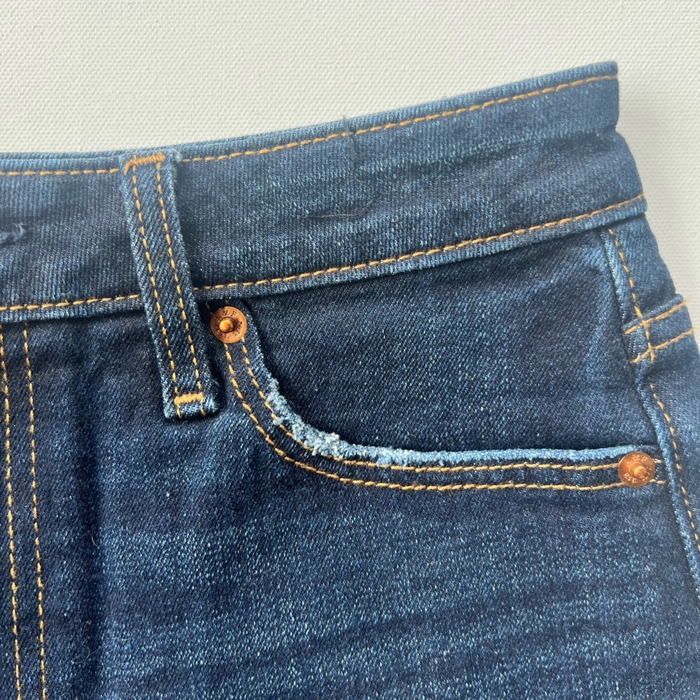 Abercrombie & Fitch High Rise  Blue Denim • Cuffed Raw Hem • Women’s Size 27/4 - Picture 6 of 11